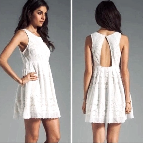 🎉HP🎉 Floral , lacey ROCCO dress - Picture 1 of 13